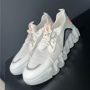 Pony Zig-Tech White (Orange Detail)